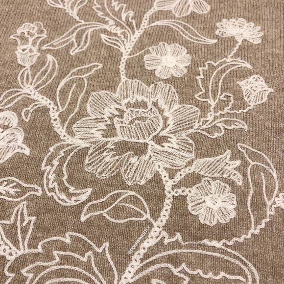 Embroidered Floral Sweater - Picture 5 of 8